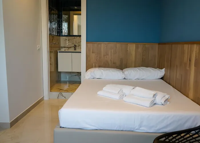 לינה וארוחת בוקר Althea